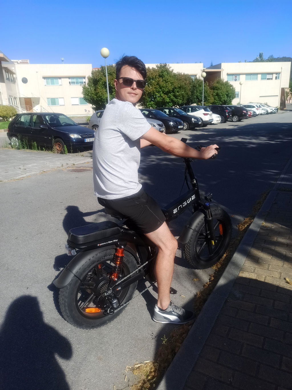 ENGWE X26 bicicletă electrică pliabilă neagră 29,2Ah