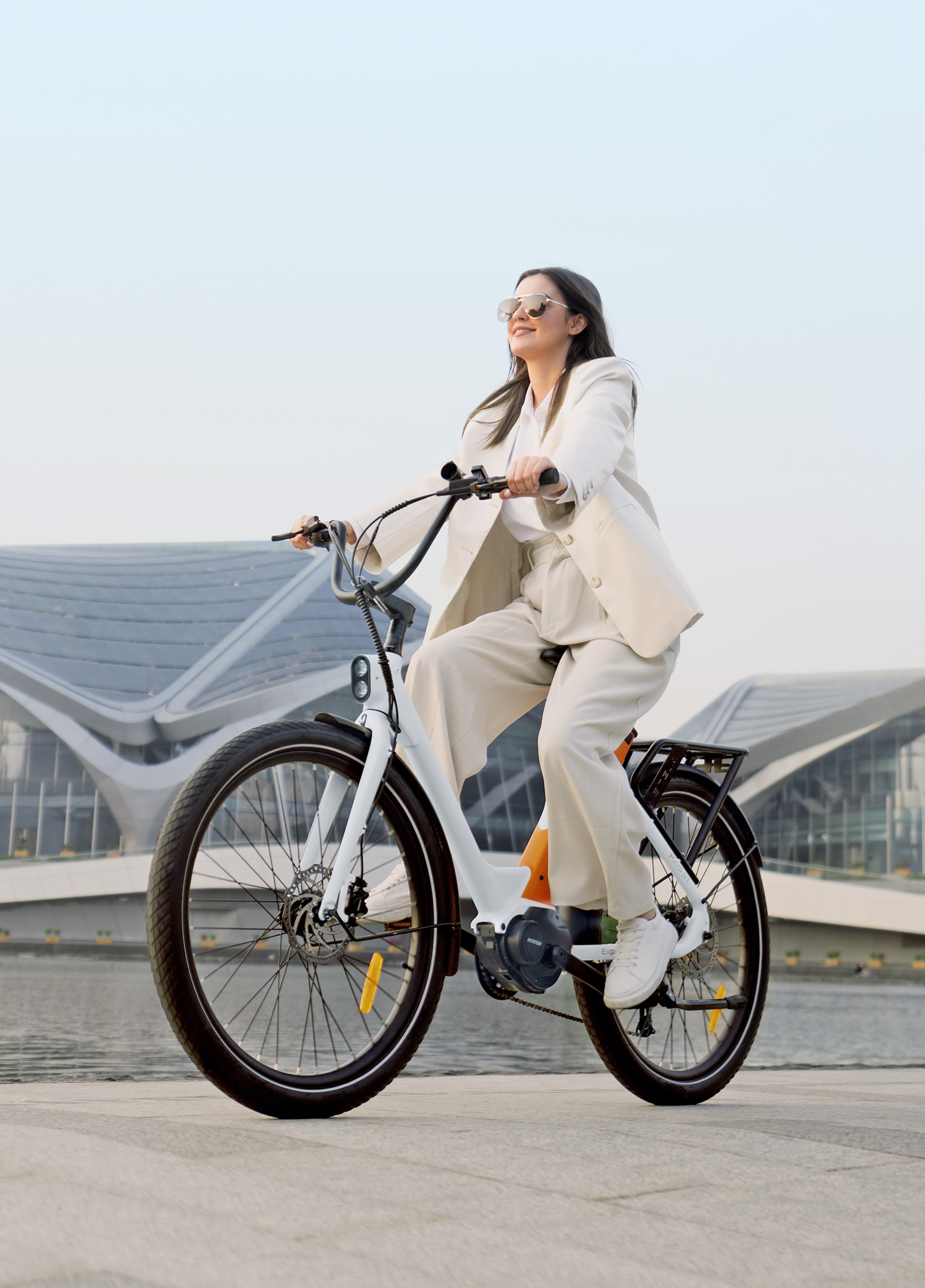 ENGWE P275 ST bicicleta electrica urbana alb-portocaliu 260 km